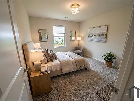 4 bed, 2153 sqft, $2,700 — Photo 3