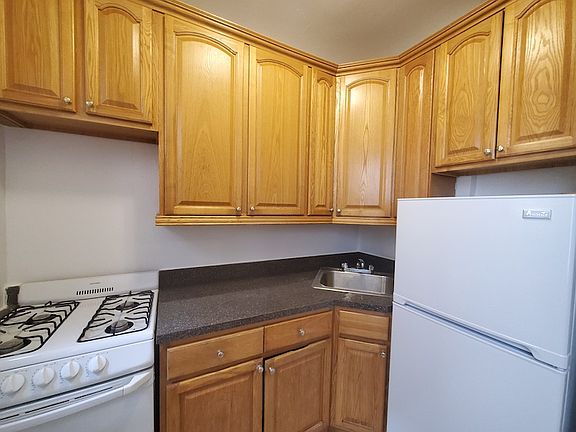 3rd image of 87-60 113th St #2Z