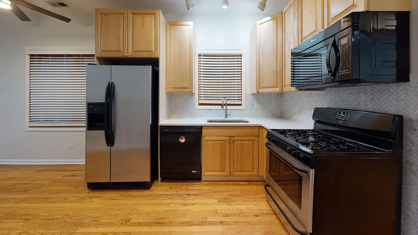 1 bed, 1.0 bath, $890 — Photo 3