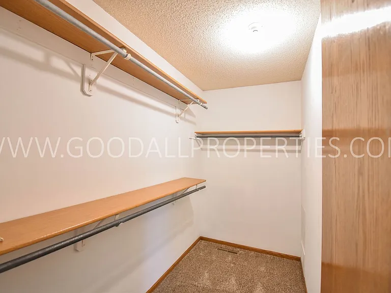 1104 Prairie View Dr — Photo 25