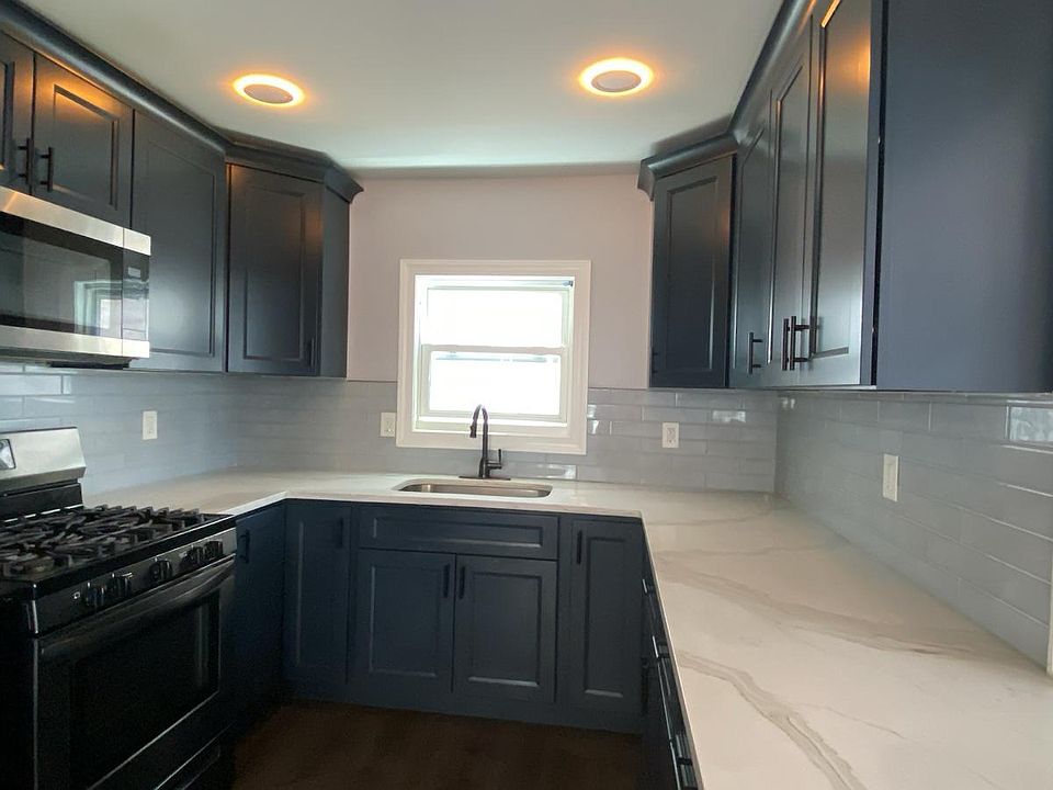 1st image of 41 W 7th St #1
