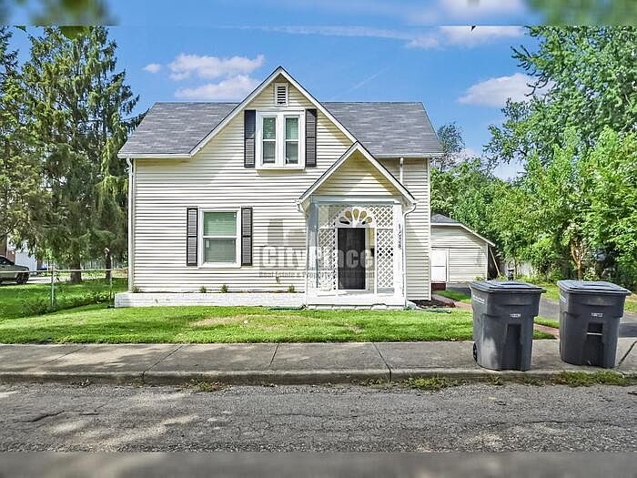 1st image of 1228 E Perry St