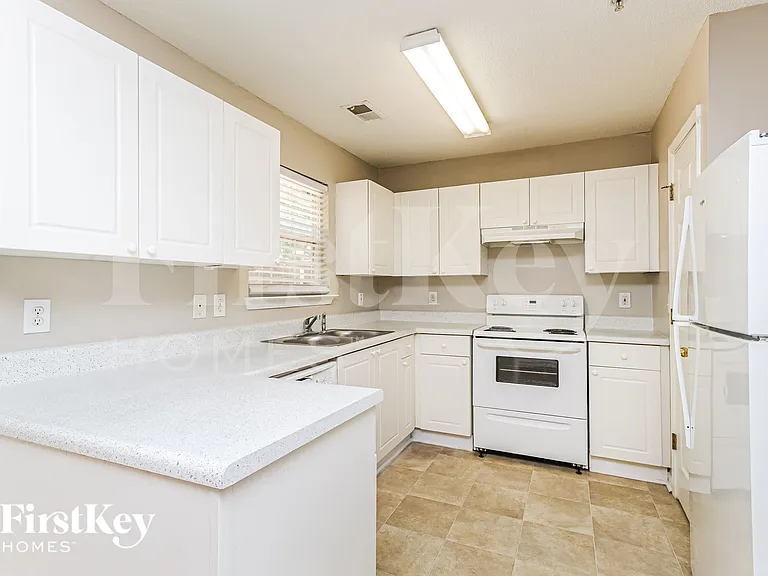 102 Watercress Ct — Photo 8
