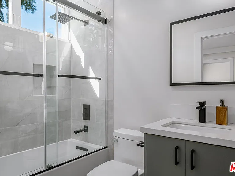 836 N McCadden Pl — Photo 5