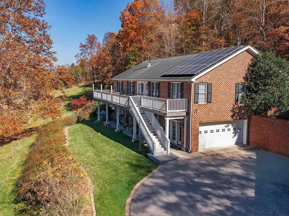 825 Still House Dr, Lexington, VA 24450