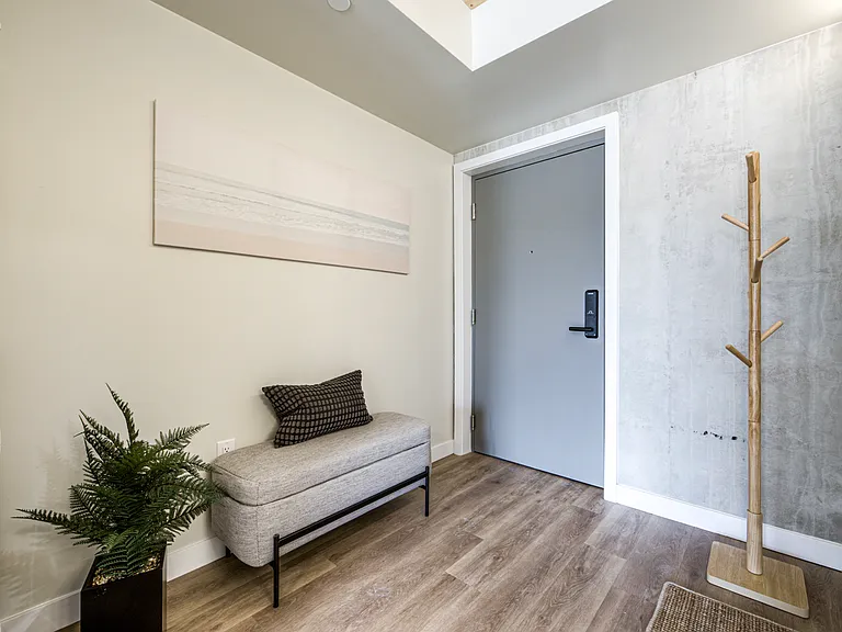 230 Royal York Rd — Photo 46