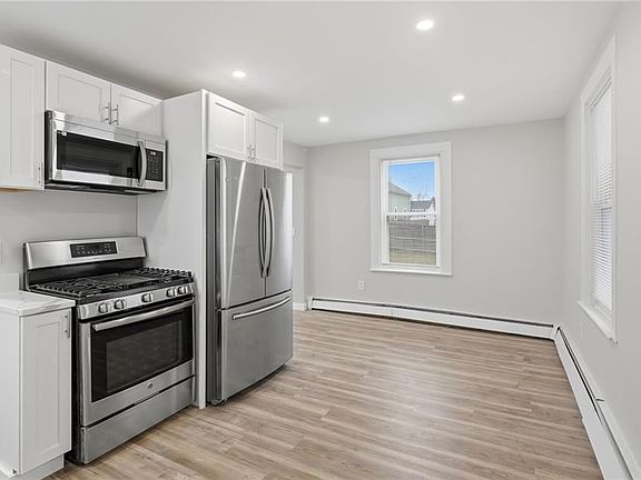 4th image of 128 Cleveland St