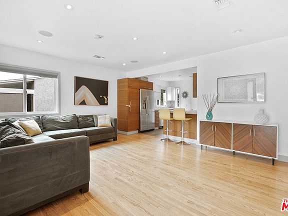 3rd image of 4949 Forman Ave