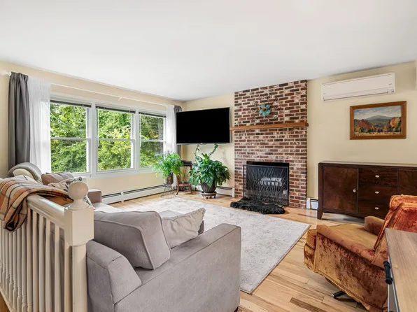 284 N Amherst Road, Bedford, NH 03110