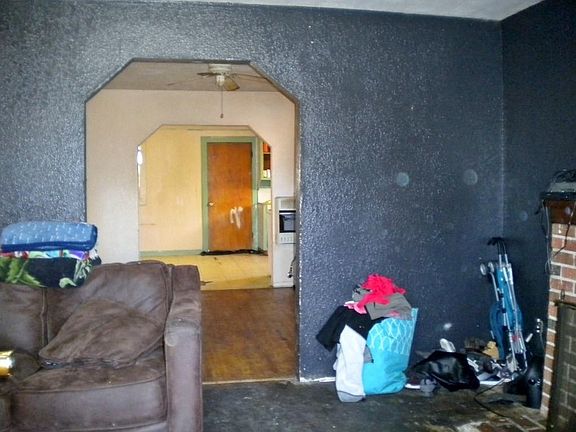 2nd image of 109 S Jefferson St