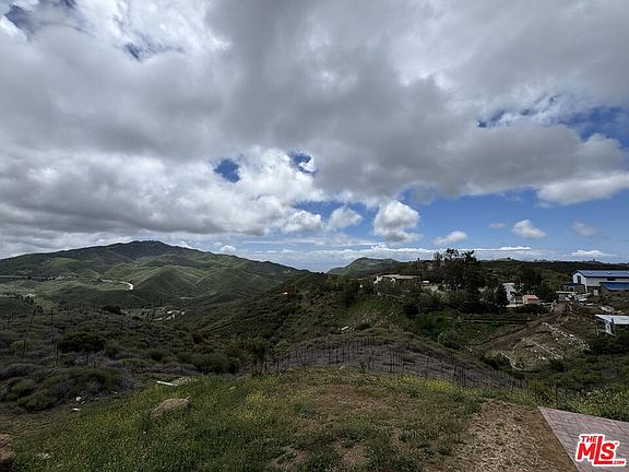 3rd image of 33174 Mulholland Hwy