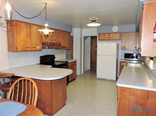 5960 Meadowvale Dr, Toledo, OH 43613