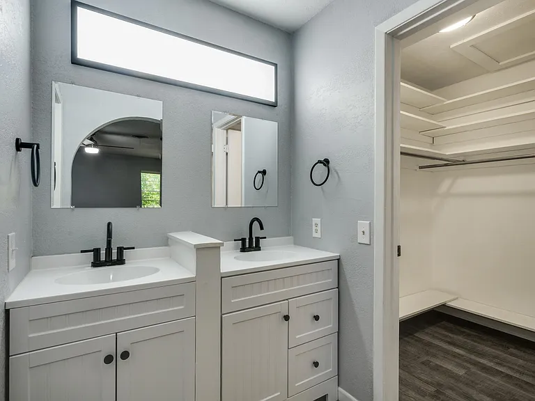 3510 Kent Ln — Photo 16