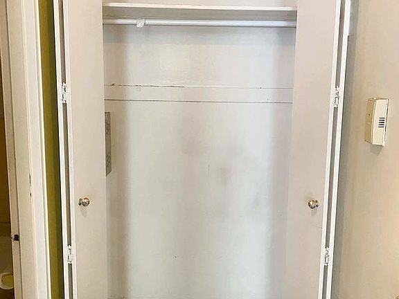 4th image of 445 W 46th St #2B