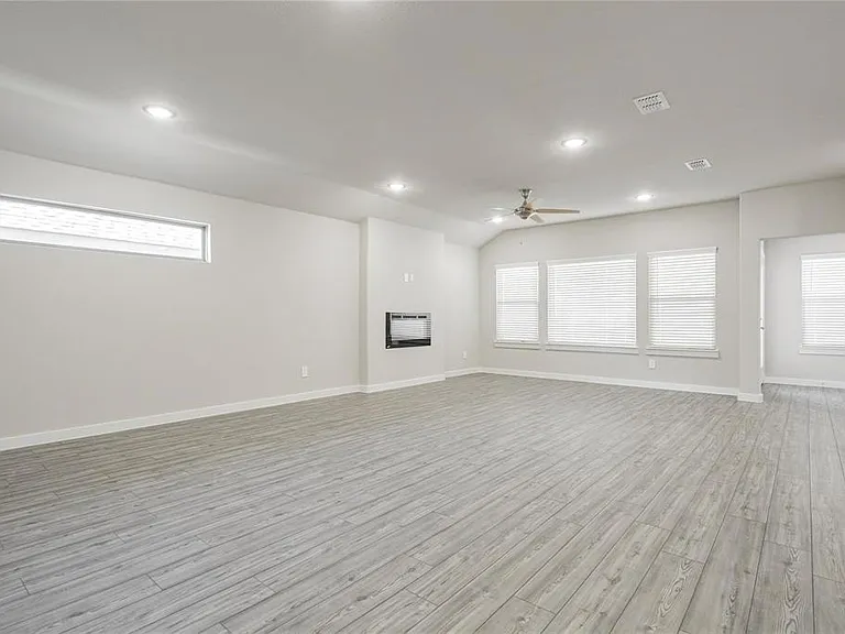 2529 Moser Ln — Photo 9