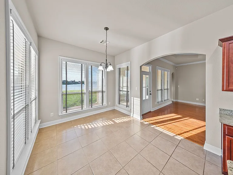 6107 Waterford Ln — Photo 5