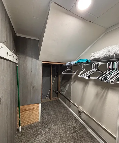 823 College Ave — Photo 17