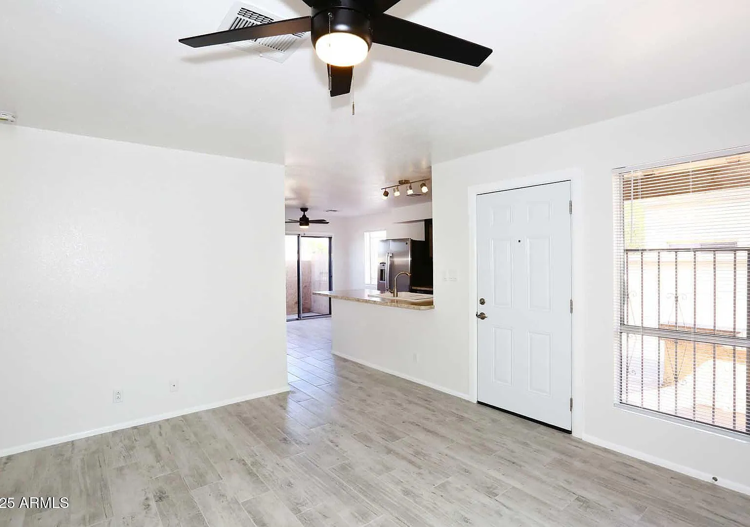 2 bed, 2.0 bath, 1075 sqft, $1,750 — Photo 4