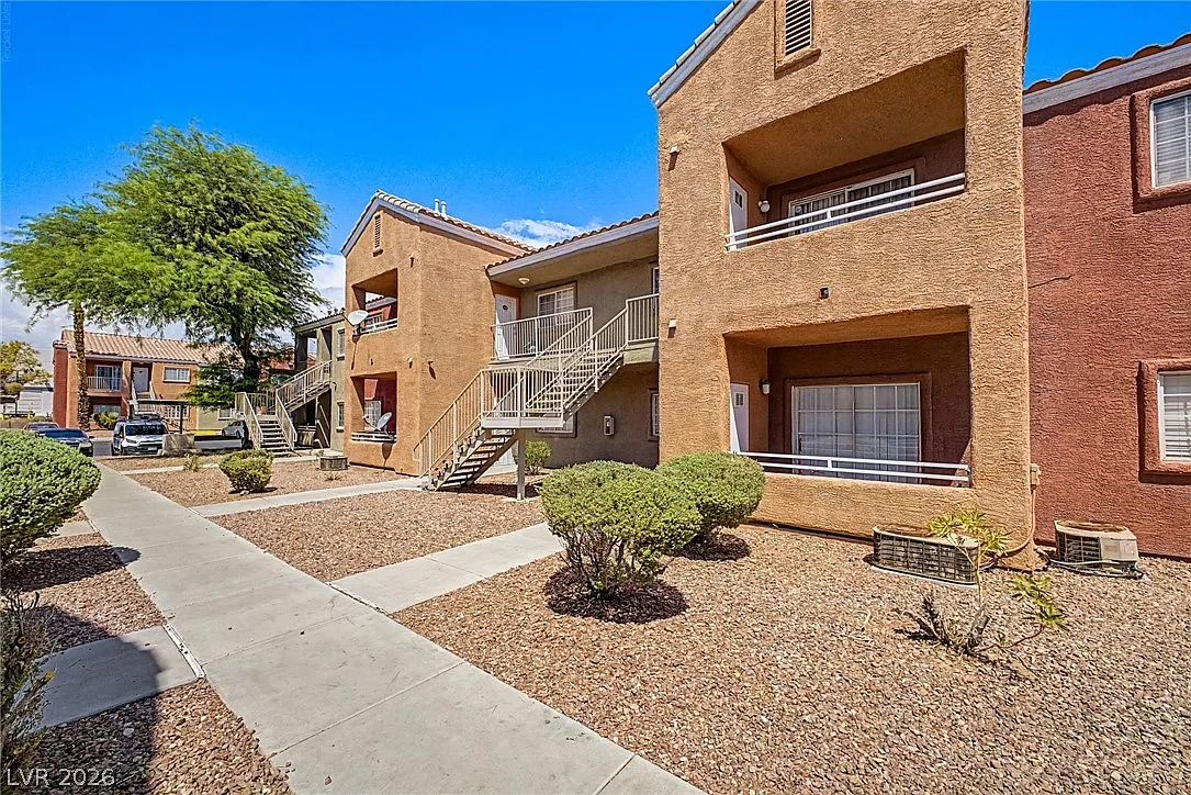 2 bed, 2.0 bath, 974 sqft, $1,195 — Photo 3