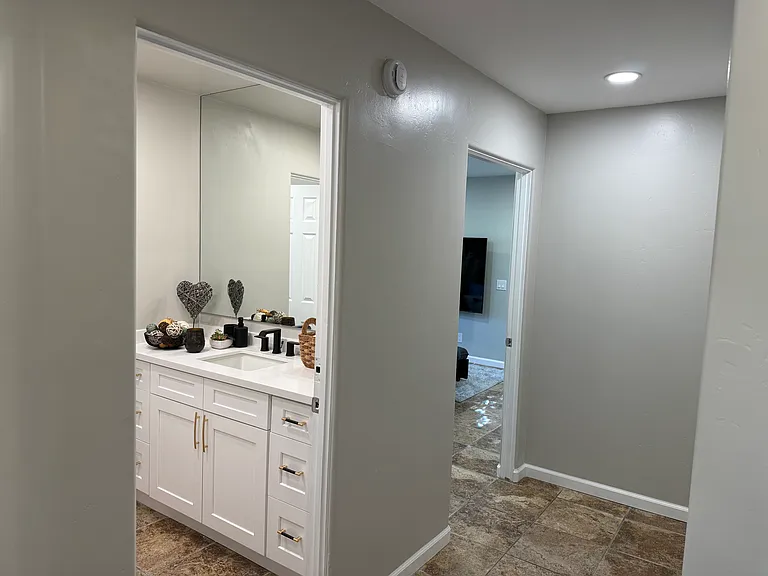 880 La Terraza Blvd #2 — Photo 6