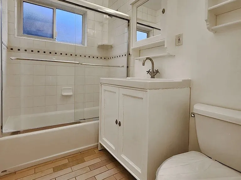 1940 S Beverly Glen Blvd #2 — Photo 10