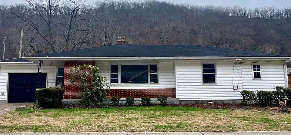 1st image of 1320 Riverside Dr