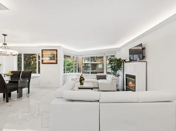 60 Sutton Place South image 9 of 15