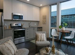 Fox and Finch, Seattle, WA 98109