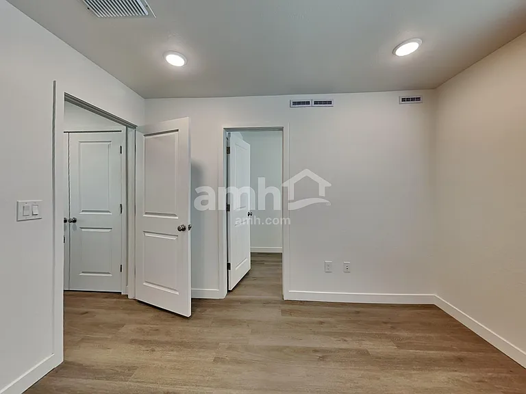 12523 W Flynn Ln — Photo 13