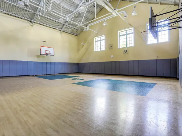 227 Christopher Columbus Drive image 11 of 18