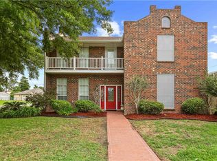 25 W Carmack Dr, Chalmette, LA 70043