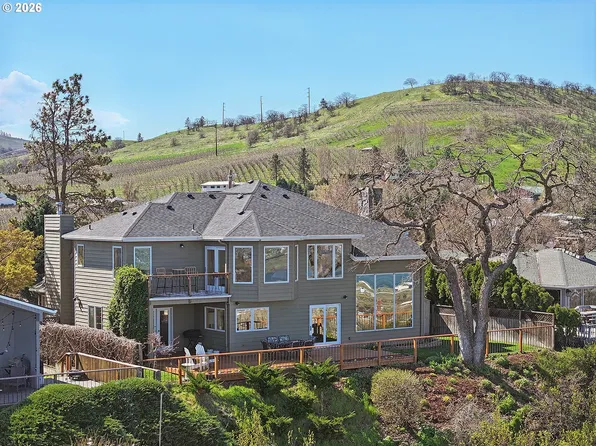 915 E 18th St, The Dalles, OR 97058