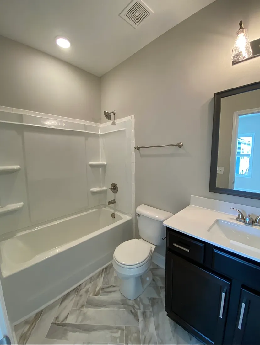 1040 Glenkirk Drive - E — Photo 4