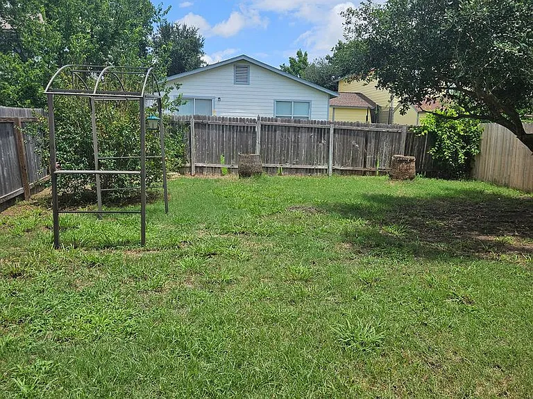 13400 Coomes Dr — Photo 31