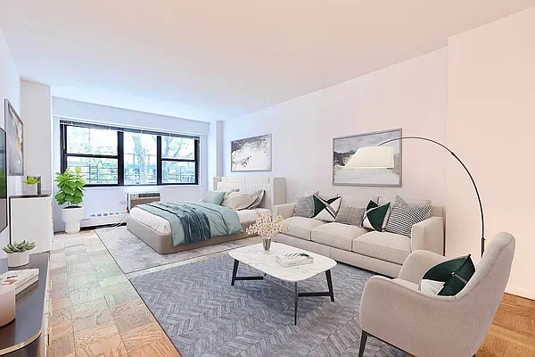 Rented by Manhattan Realty Group | media 10