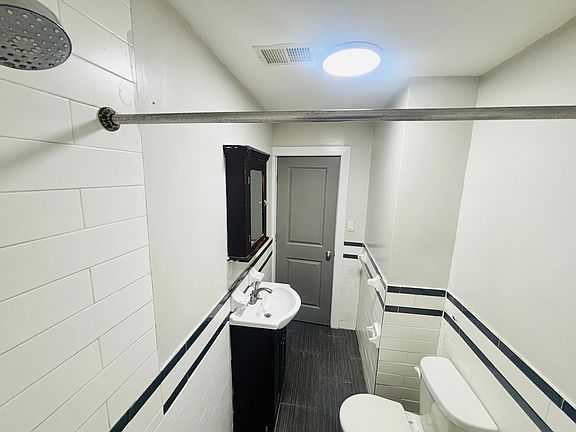 5th image of 234 Fowler Ave #3