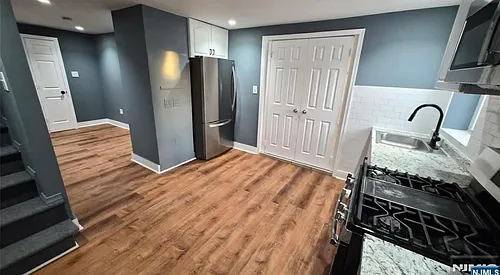 104 Wallington Ave Photo 1