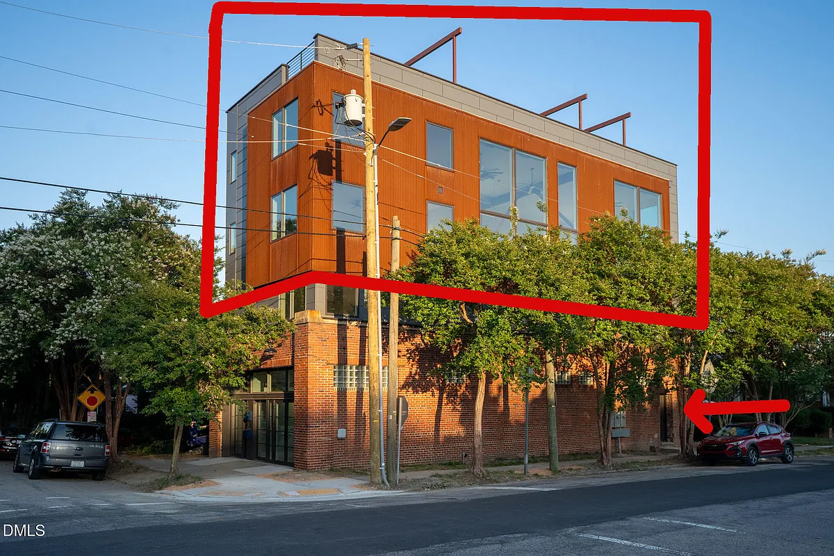 Building Photo - 400 E Martin St #A