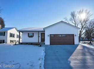 410 3rd St, Fenton, MI 48430