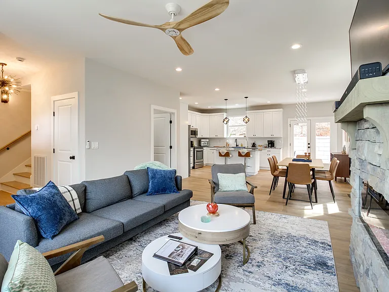 406 Dempsey Ln — Photo 11