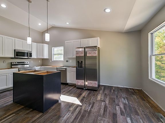 3rd image of 1534 Greenlawn Way Lot 3086