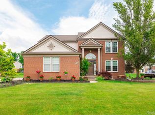 48958 5th Ave, Canton, MI 48188
