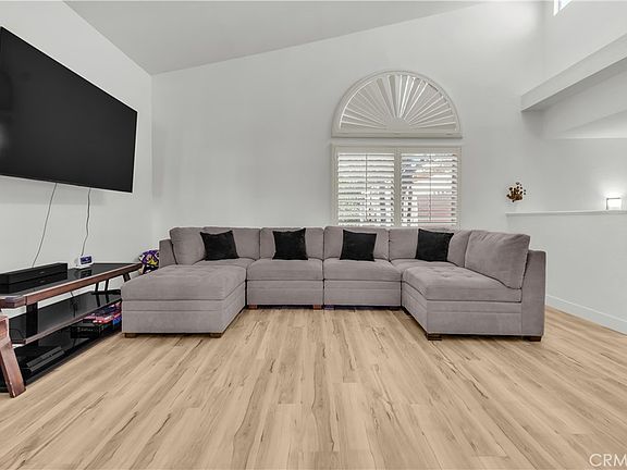 5th image of 25144 Steinbeck Ave Unit F