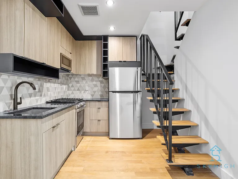 11 Lewis Ave #PENTHOUSE — Photo 7