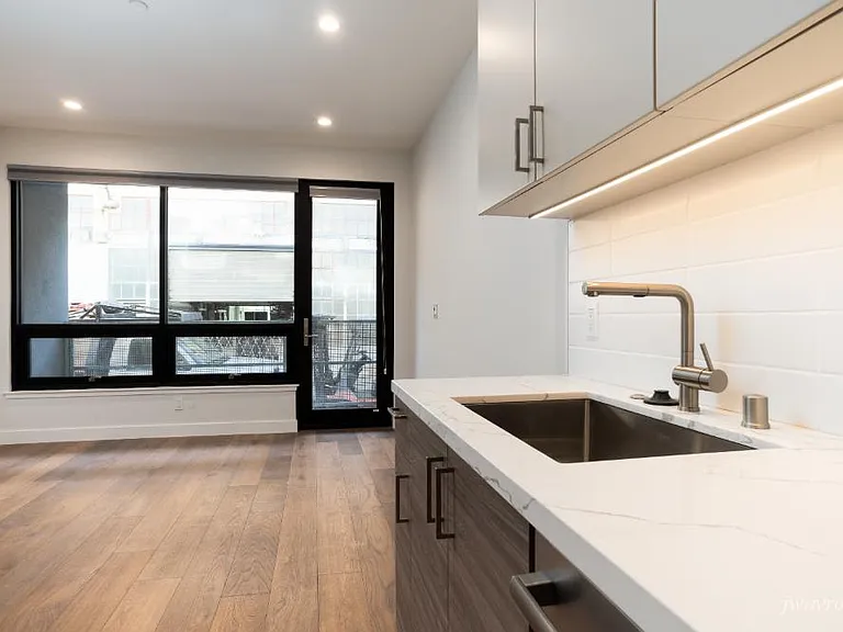 25 Grace St #101 — Photo 4