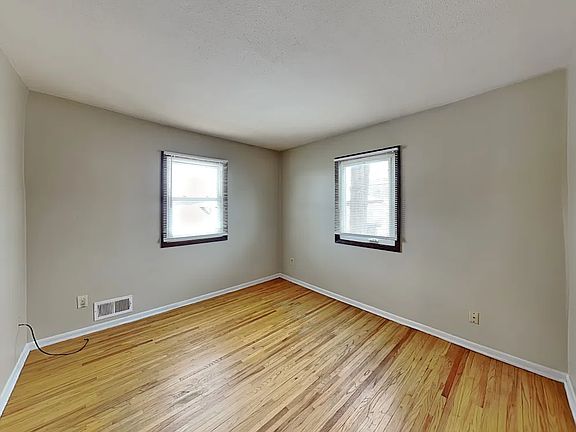 5th image of 2111 Mesabi Ave