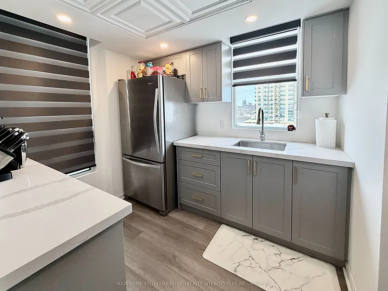 75 Ellen St #704 — Photo 9