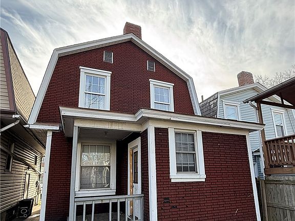 3rd image of 105 Locust St