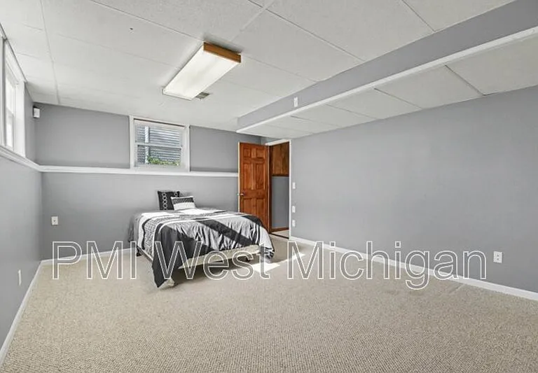 6593 Crownpointe Dr SW — Photo 20