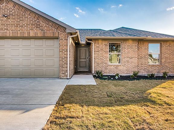 2nd image of 809 Kim Ln